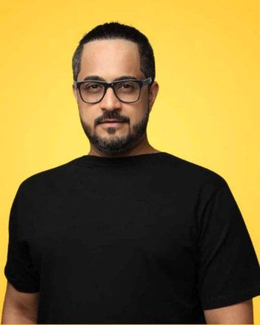 Dr Moez Khakiani